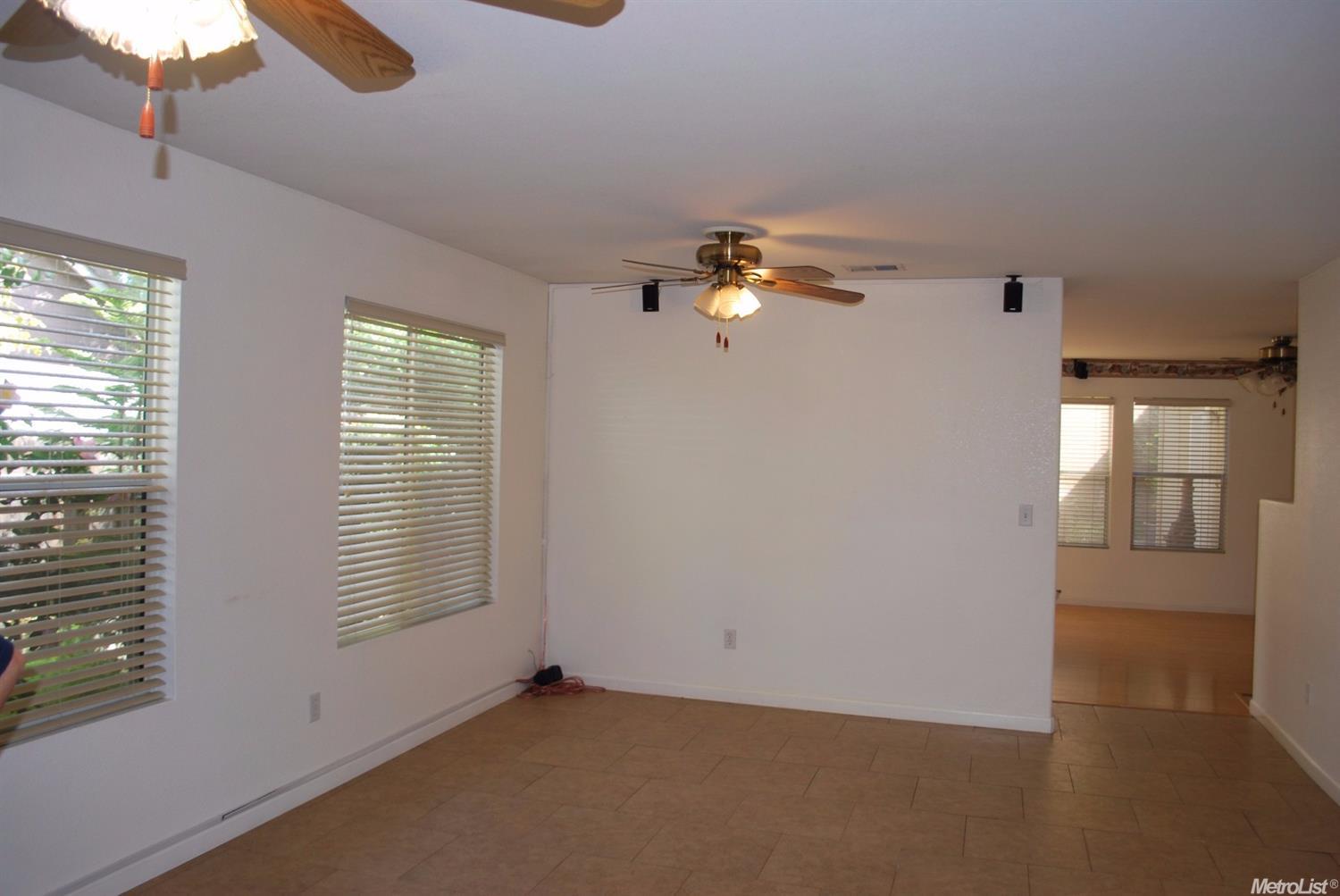 454 Glenbriar Cir, Tracy, CA 95377 photo 2