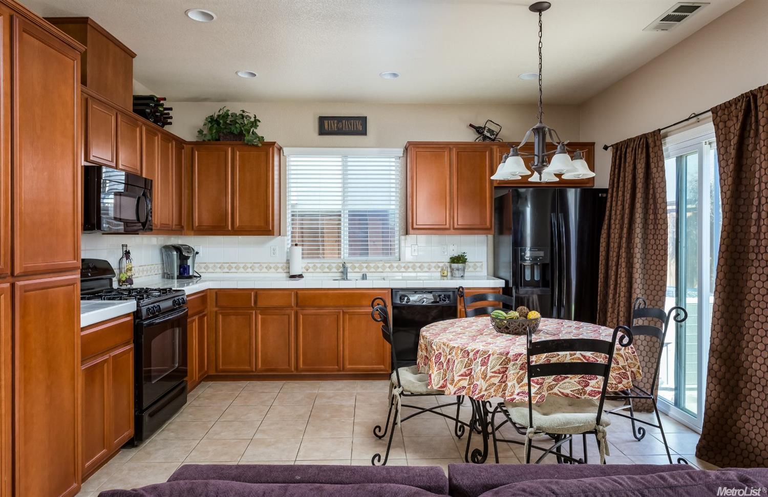 1456 Intrigue Ln, Manteca, CA 95337 photo 5