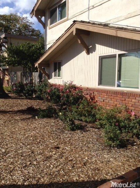 429 E Locust St, Lodi, CA 95240 photo 1