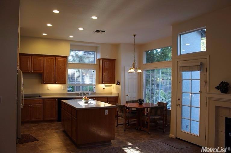 111 Arrowsmith Dr, Folsom, CA 95630 photo 5