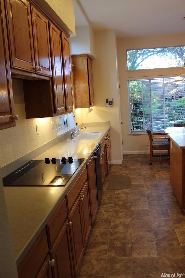 111 Arrowsmith Dr, Folsom, CA 95630 photo 4