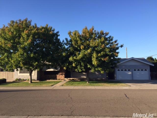 915 Van Ct, Ripon, CA 95366 photo 1