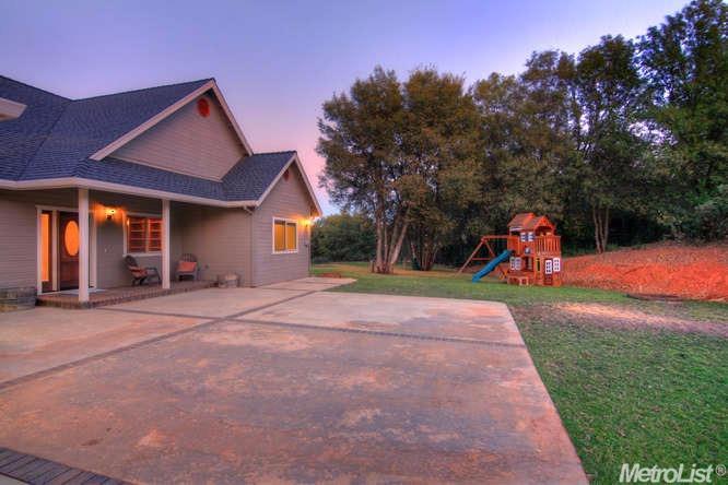 18121 Bourbon St, Jackson, CA 95642 photo 2
