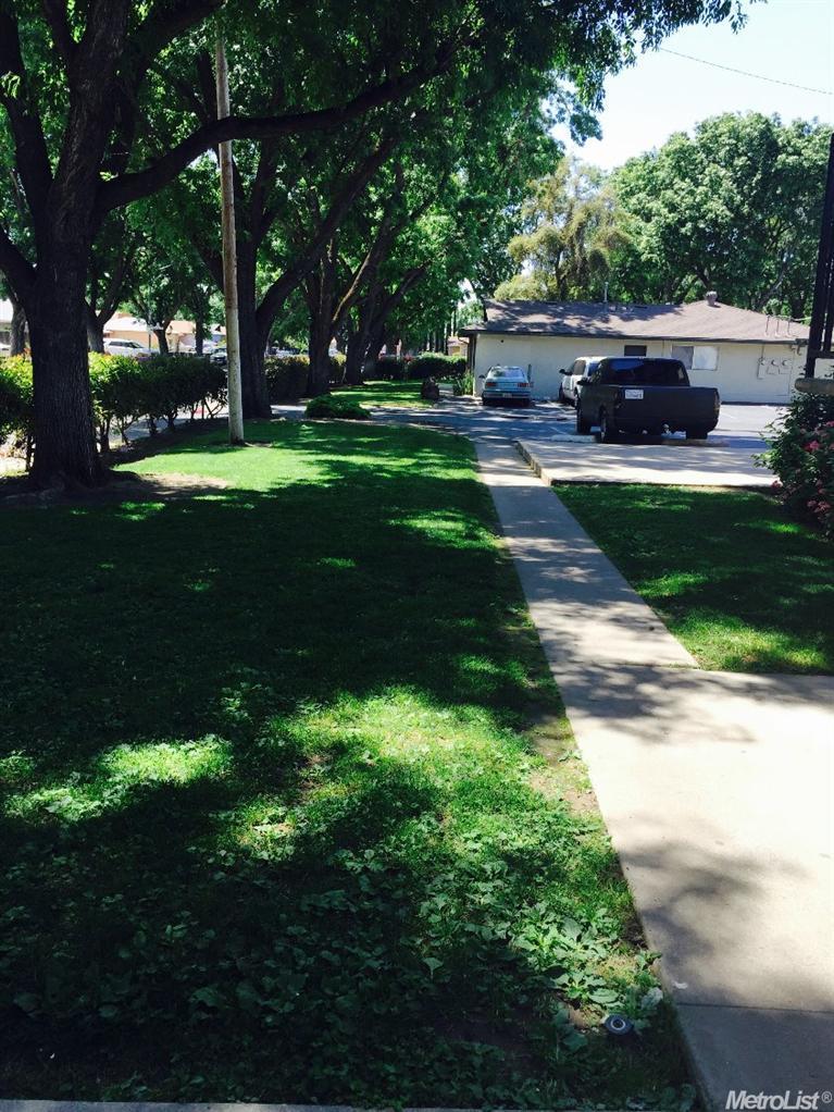 828 Sutter Ave, Modesto, CA 95351 photo 2