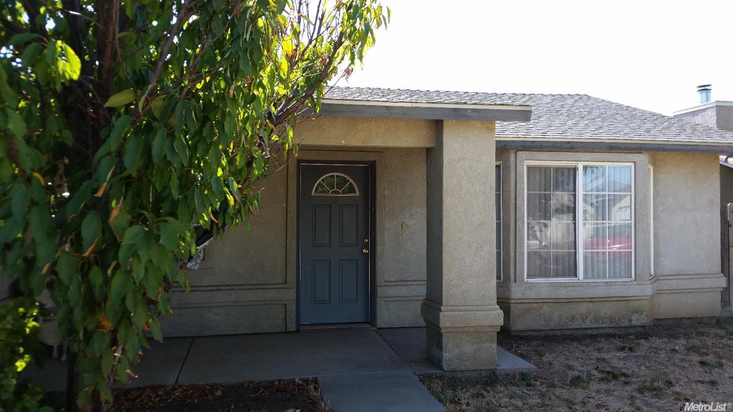 88 El Verano Way, Merced, CA 95341 photo 2