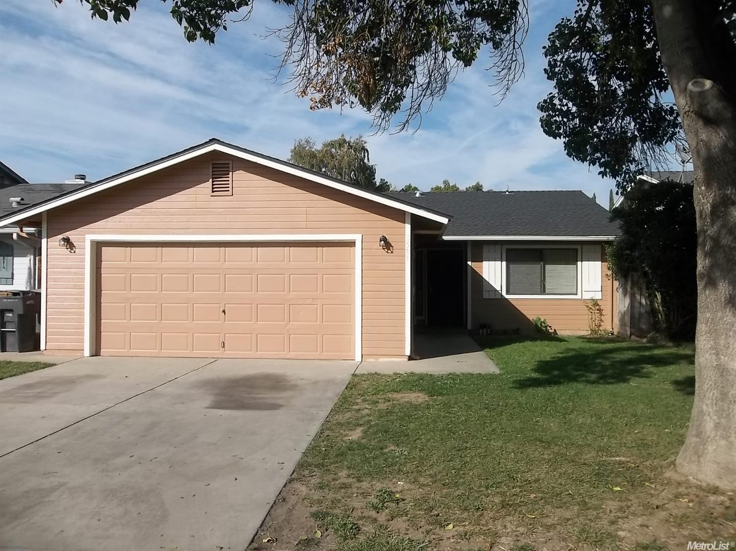 1501 Dustin Ct, Modesto, CA 95351 photo 1
