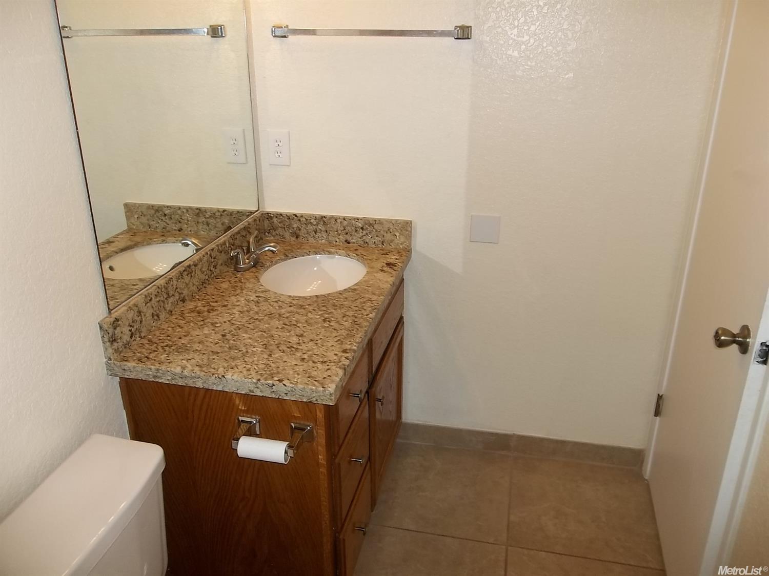 1501 Dustin Ct, Modesto, CA 95351 photo 17
