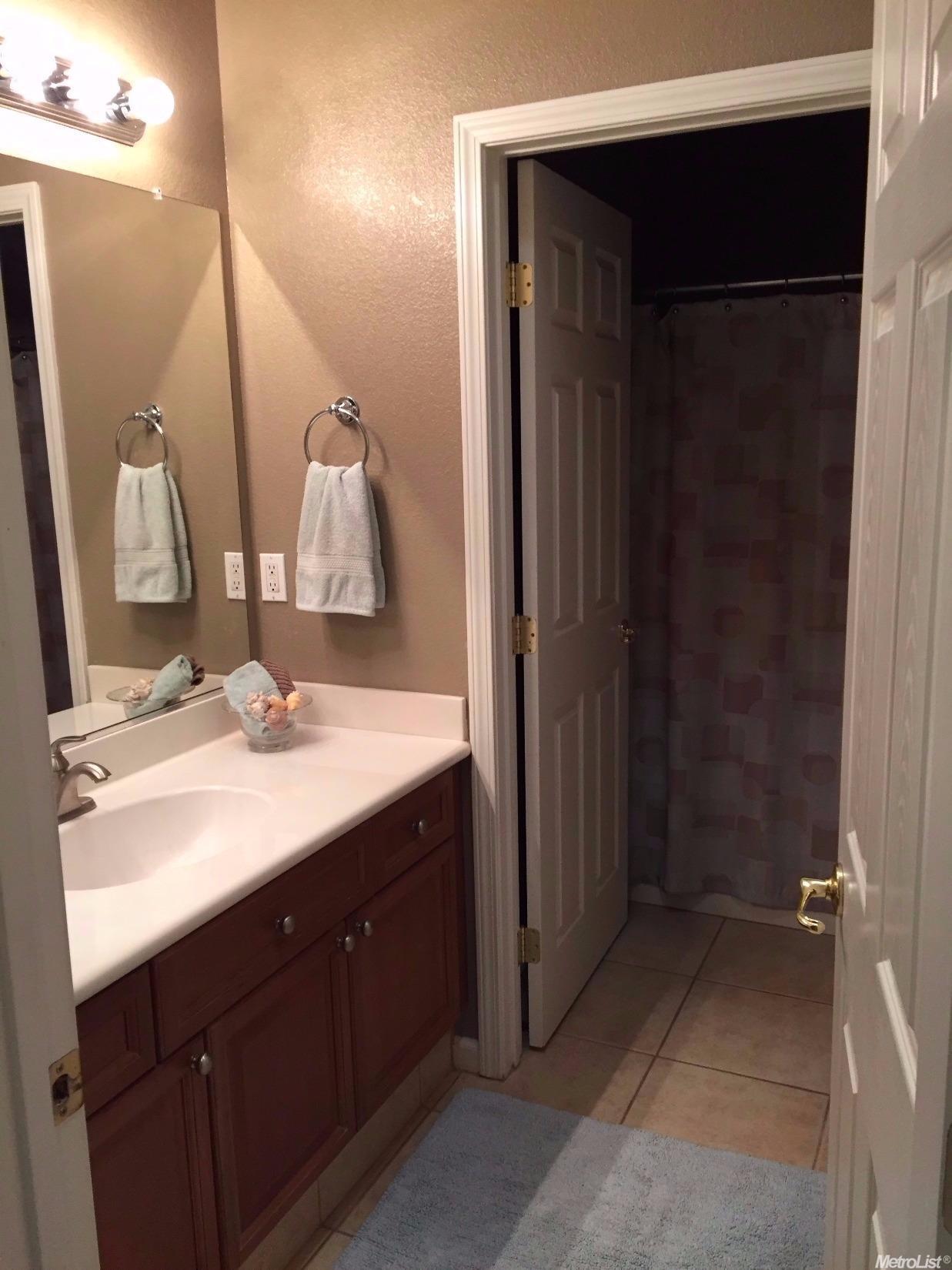 1630 Sparrowhawk St, Manteca, CA 95337 photo 4