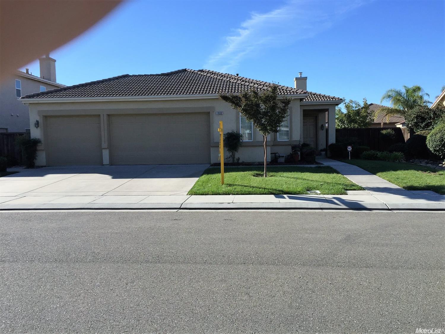 1630 Sparrowhawk St, Manteca, CA 95337 photo 1