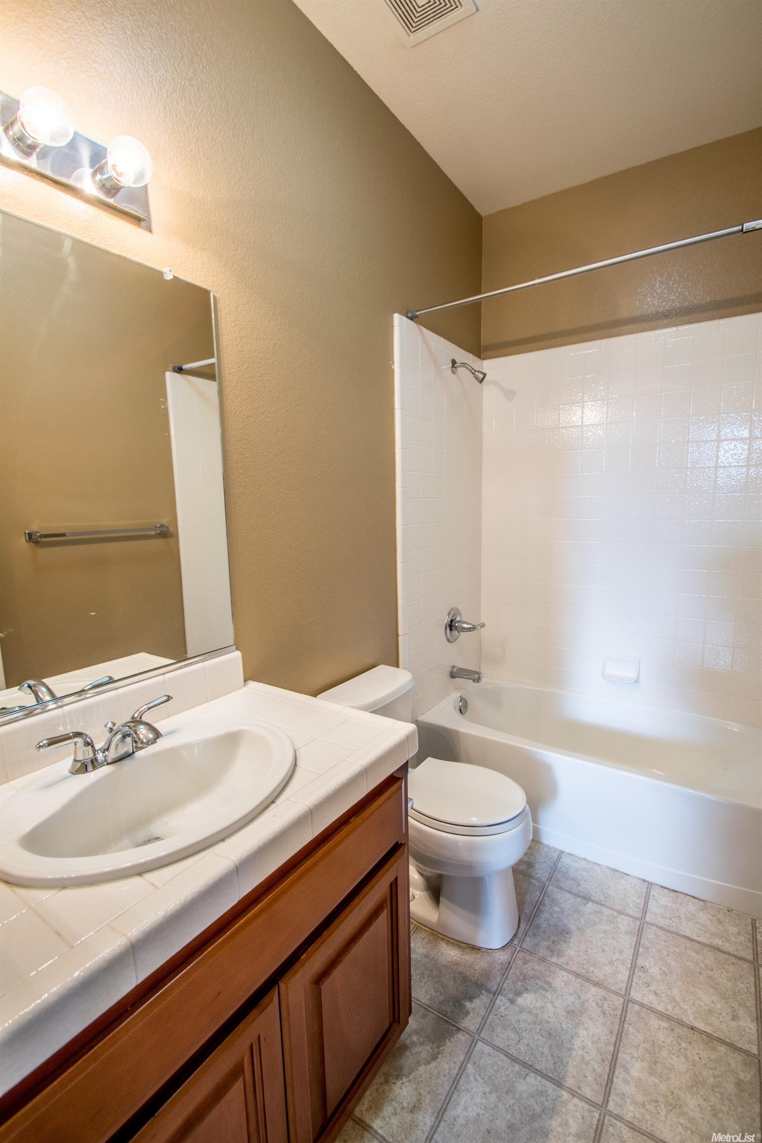 1810 Winding River Ct, Manteca, CA 95337 photo 11