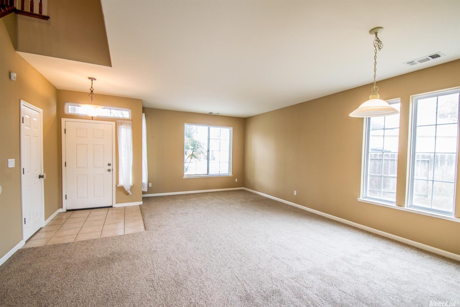 1810 Winding River Ct, Manteca, CA 95337 photo 2
