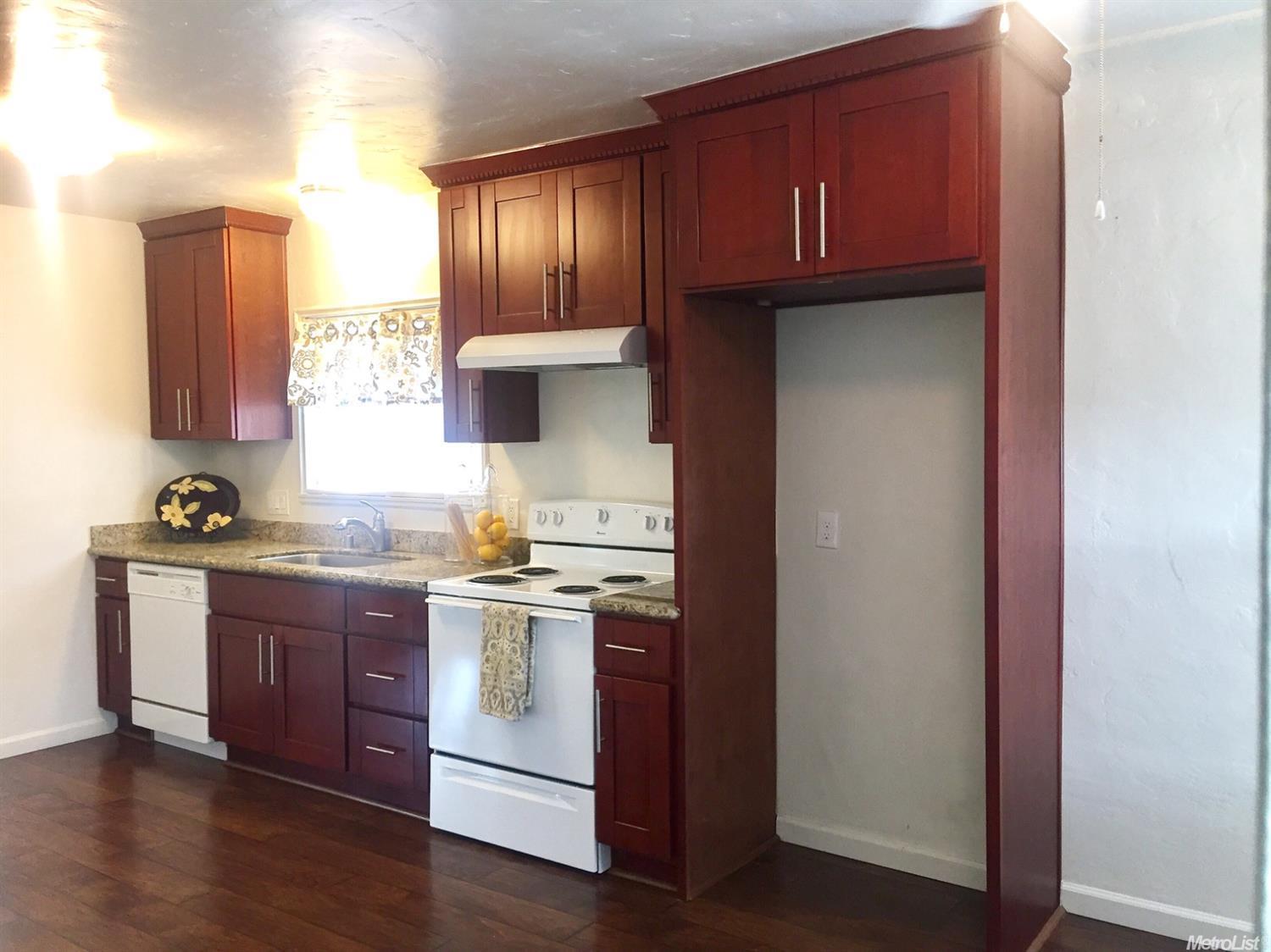 235 E 12th St, Tracy, CA 95376 photo 4