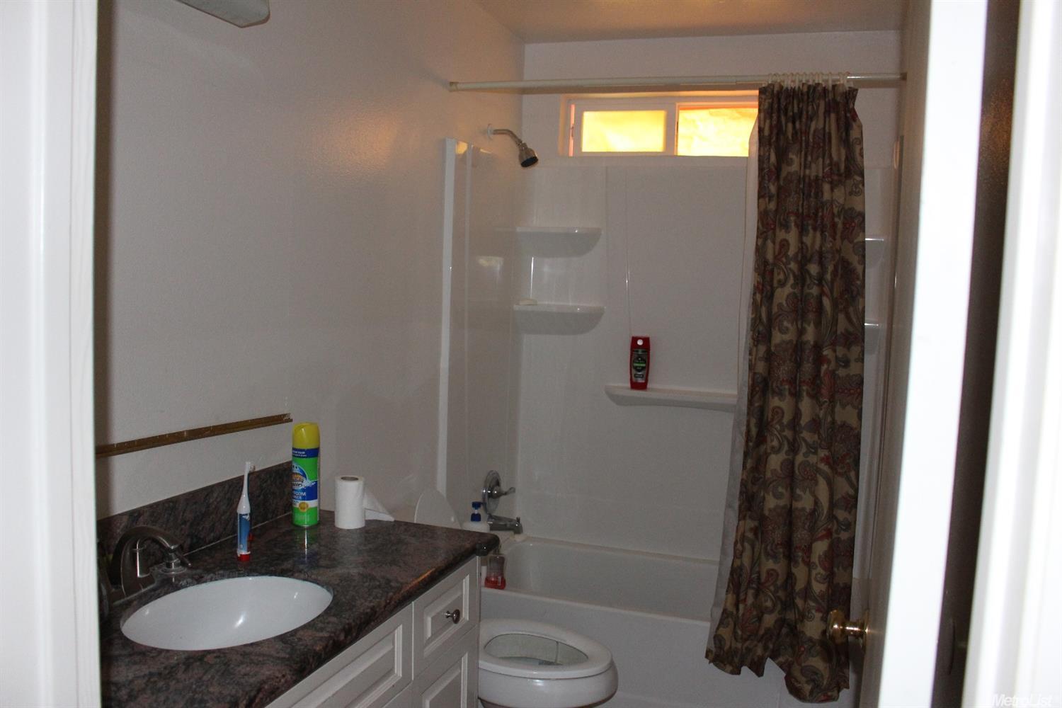 7573 Walnut Ave, Winton, CA 95388 photo 6
