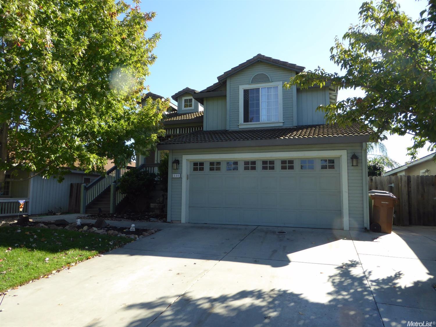 330 Oriole Ln, Lodi, CA 95240 photo 1
