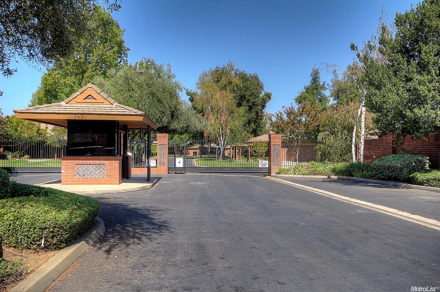 2581 Central Park Dr, Lodi, CA 95242 photo 2