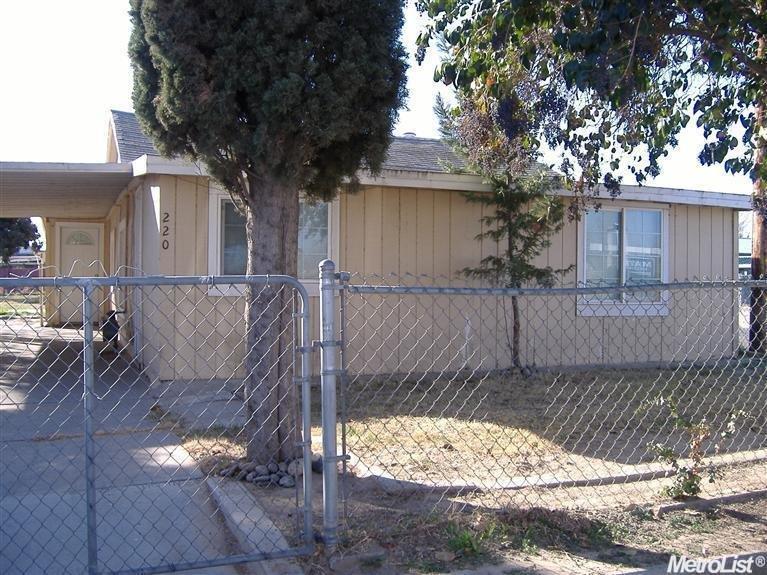 220 Crockett Ave, Modesto, CA 95351 photo 1
