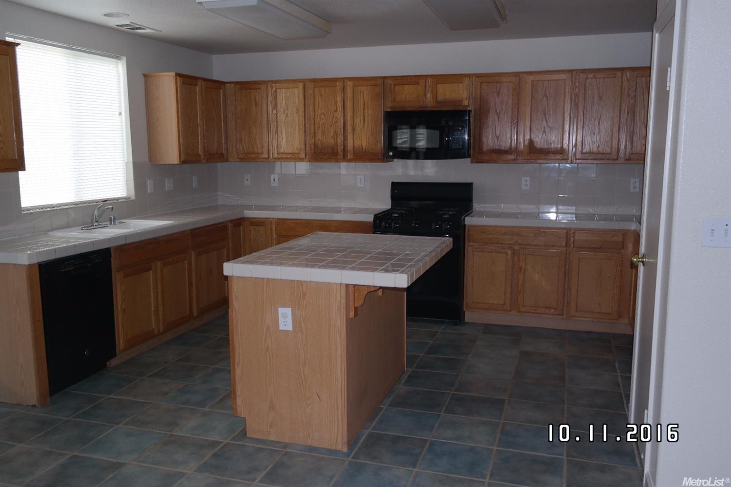 416 Sanderling Dr, Patterson, CA 95363 photo 4