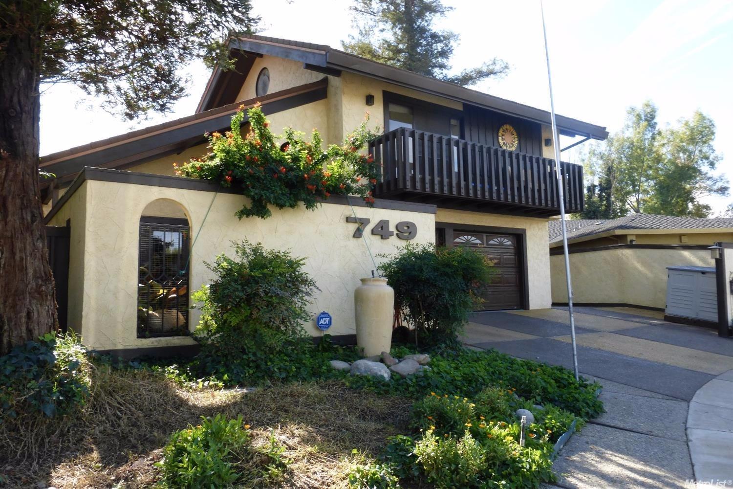 749 R St, Newman, CA 95360 photo 1