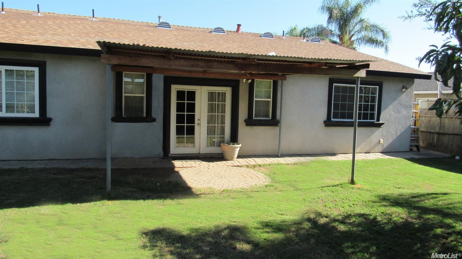 633 E Carson, Modesto, CA 95357 photo 2