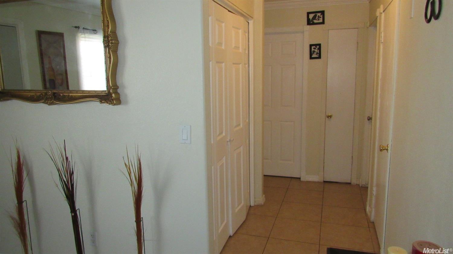 633 E Carson, Modesto, CA 95357 photo 6