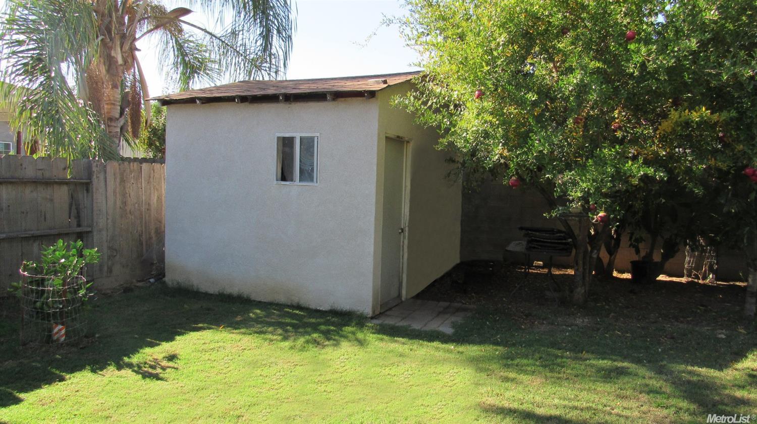 633 E Carson, Modesto, CA 95357 photo 3