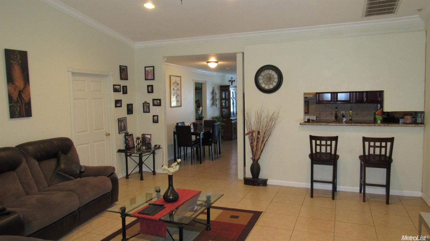 633 E Carson, Modesto, CA 95357 photo 9
