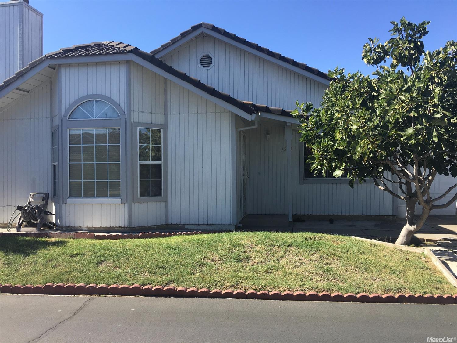 1227 Windsor Ct, Turlock, CA 95380 photo 1