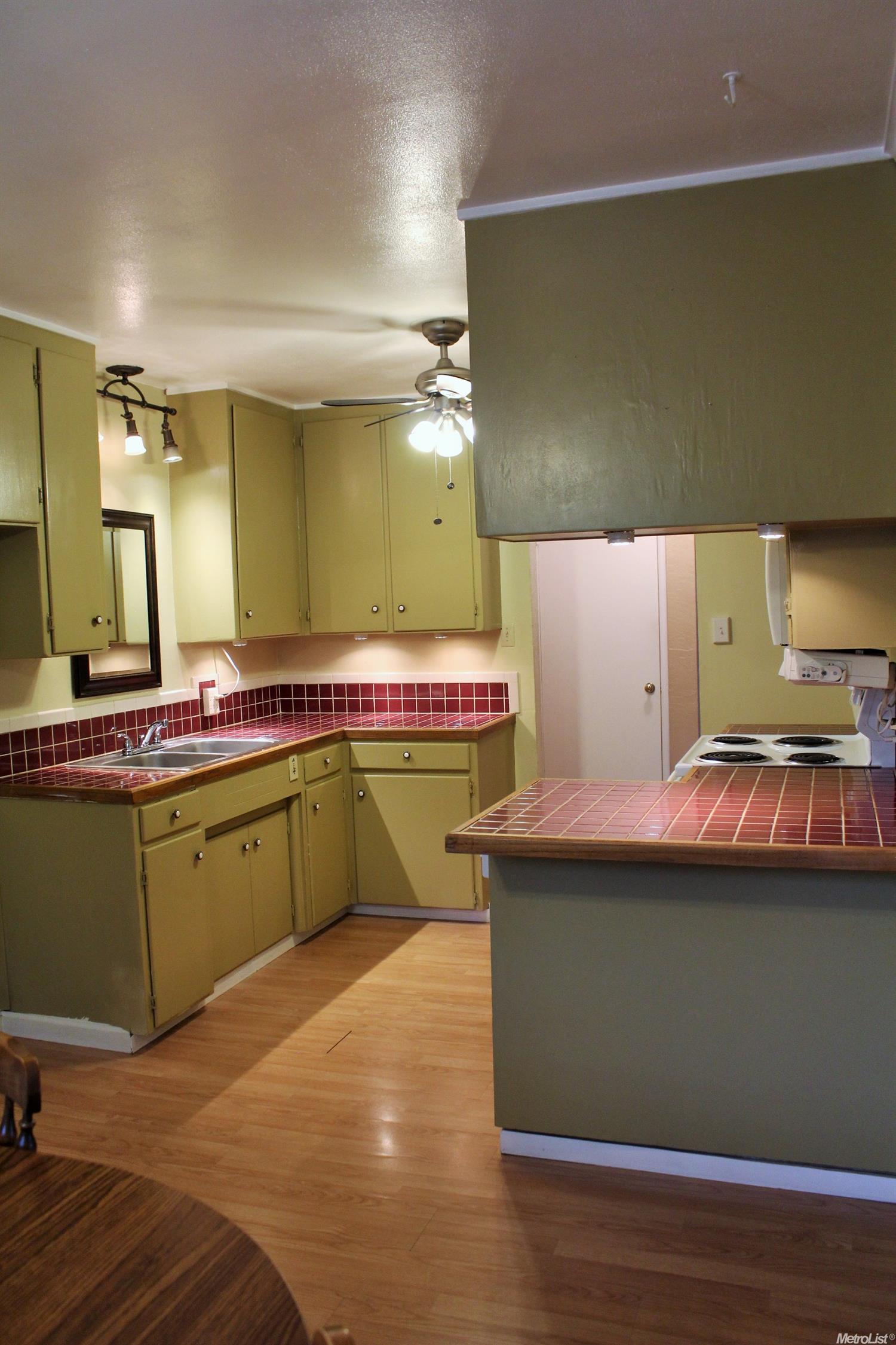 2213 Geneva Dr, Modesto, CA 95350 photo 4