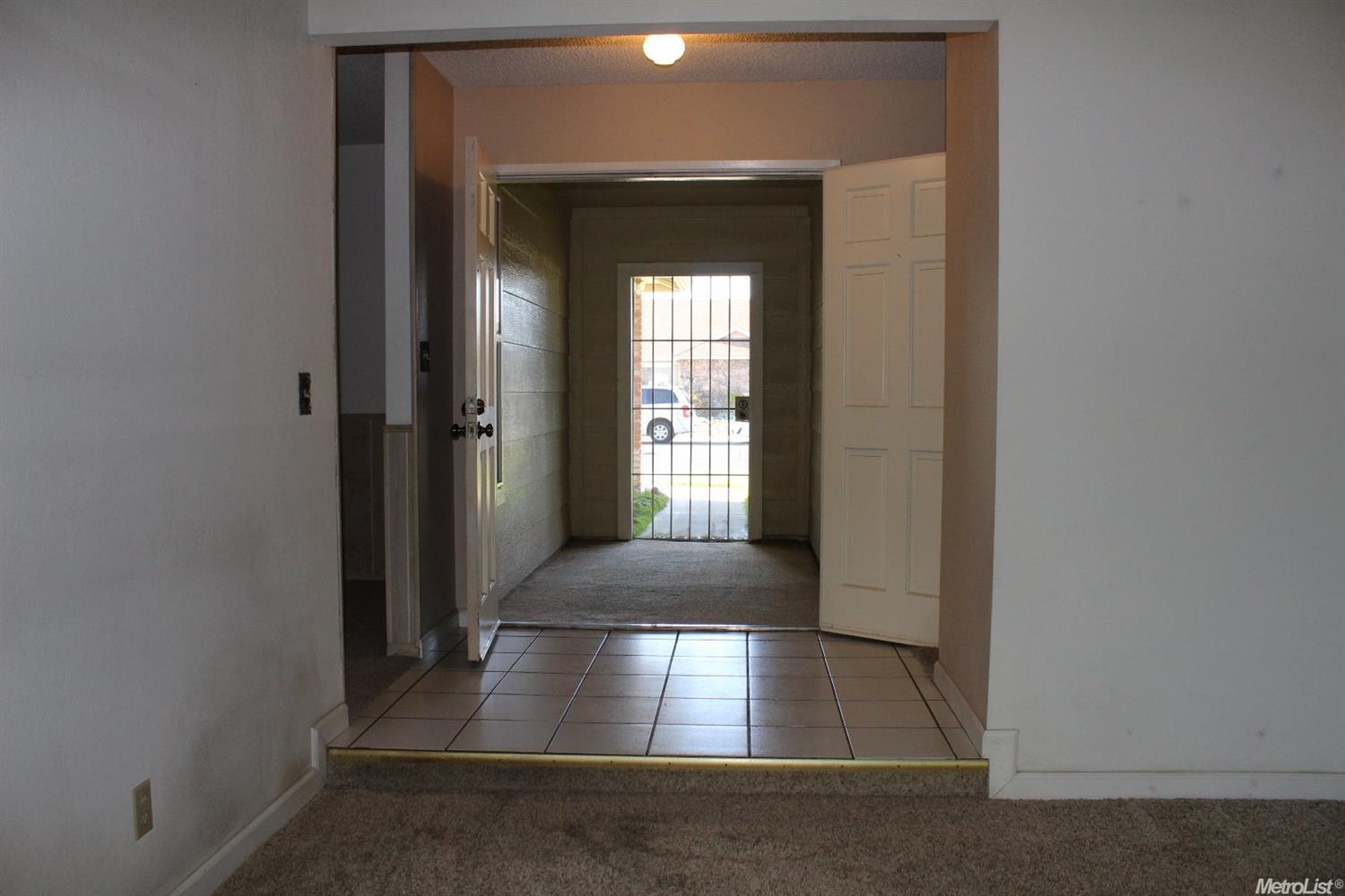 1152 Silvertrail Ln, Manteca, CA 95336 photo 3