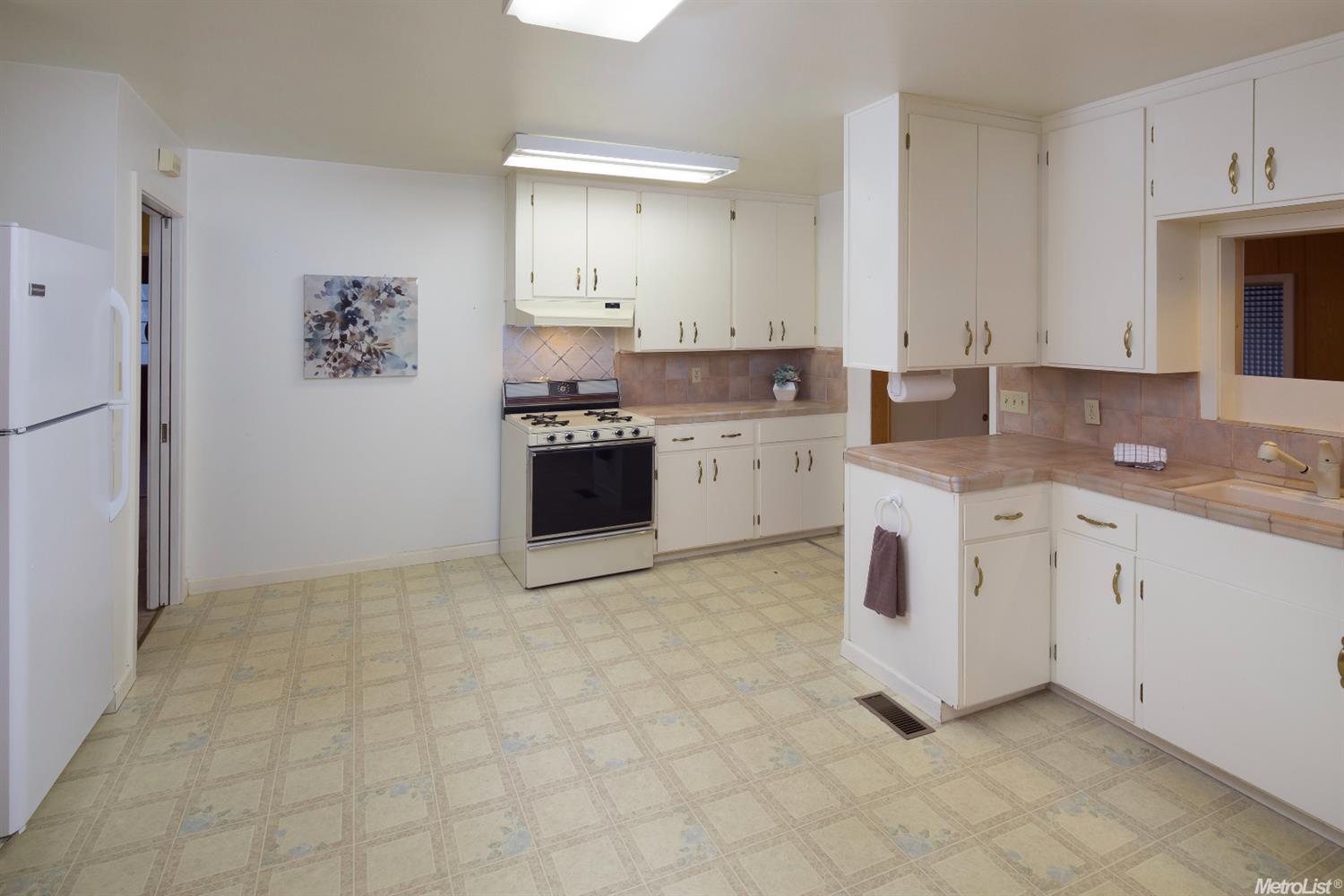 175 Donnington Ave, Auburn, CA 95603 photo 7