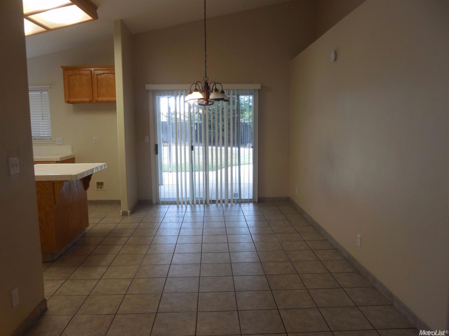 2591 Cameron Park Dr, Ceres, CA 95307 photo 4