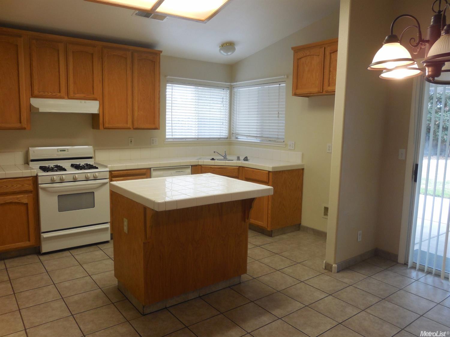 2591 Cameron Park Dr, Ceres, CA 95307 photo 5