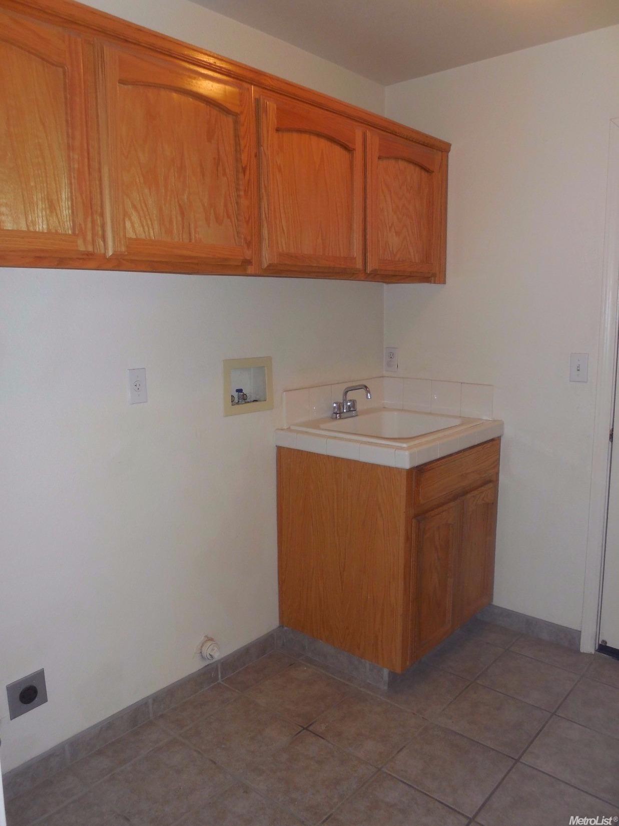2591 Cameron Park Dr, Ceres, CA 95307 photo 7