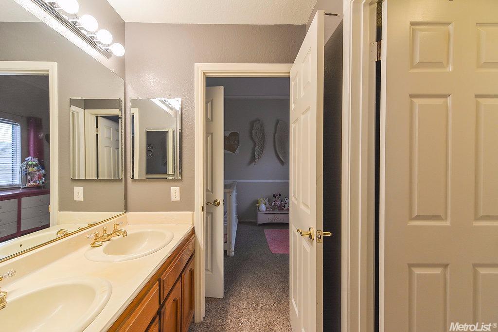 531 Renaissance Dr, Tracy, CA 95376 photo 14