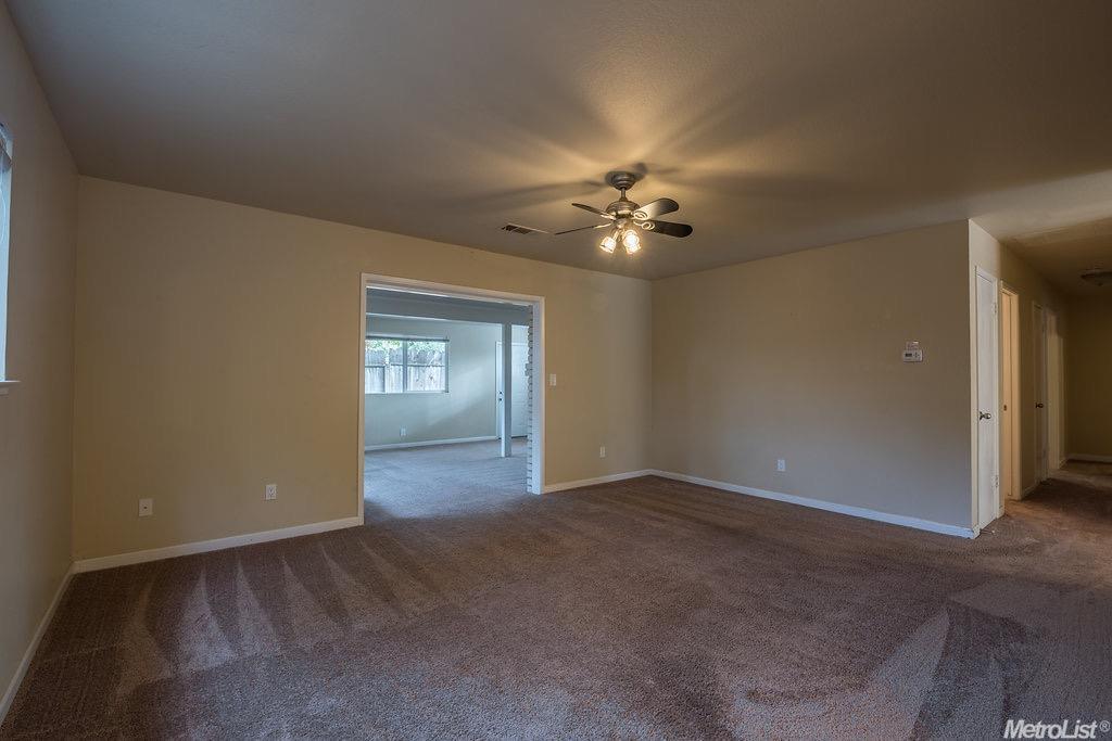 1405 Woodside Dr, Modesto, CA 95355 photo 9