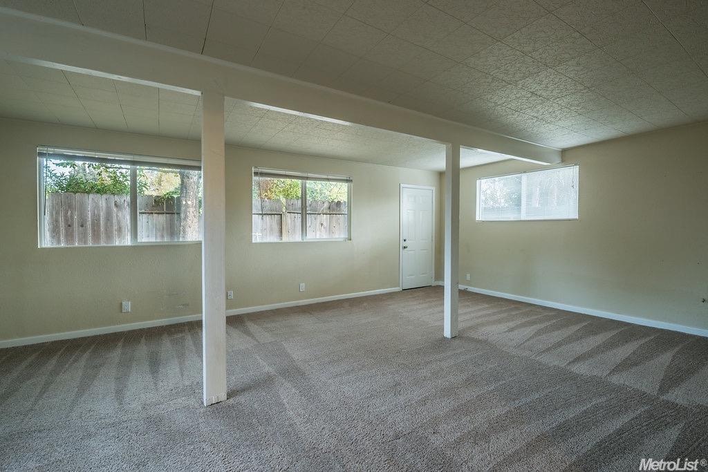 1405 Woodside Dr, Modesto, CA 95355 photo 12