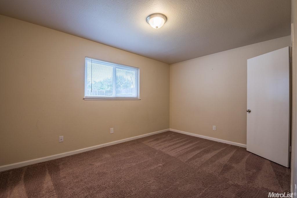 1405 Woodside Dr, Modesto, CA 95355 photo 16