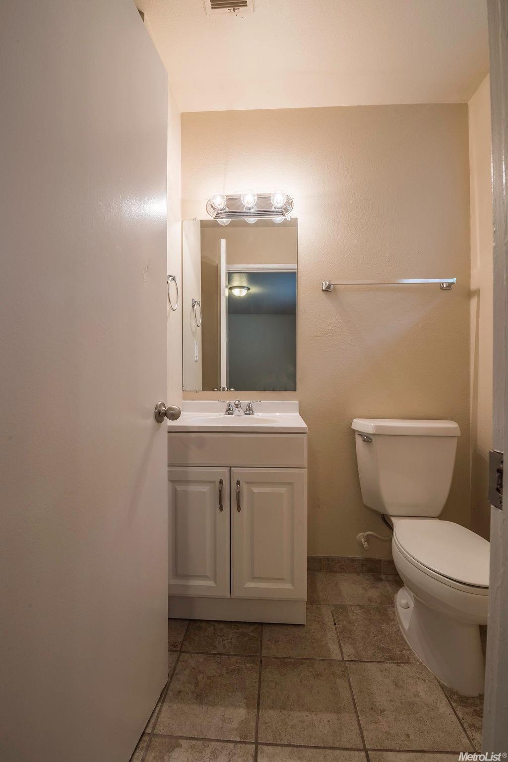 1405 Woodside Dr, Modesto, CA 95355 photo 20
