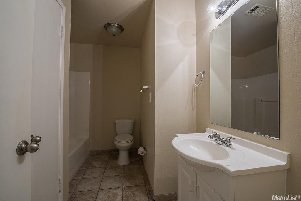 1405 Woodside Dr, Modesto, CA 95355 photo 19