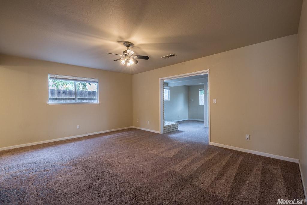 1405 Woodside Dr, Modesto, CA 95355 photo 8