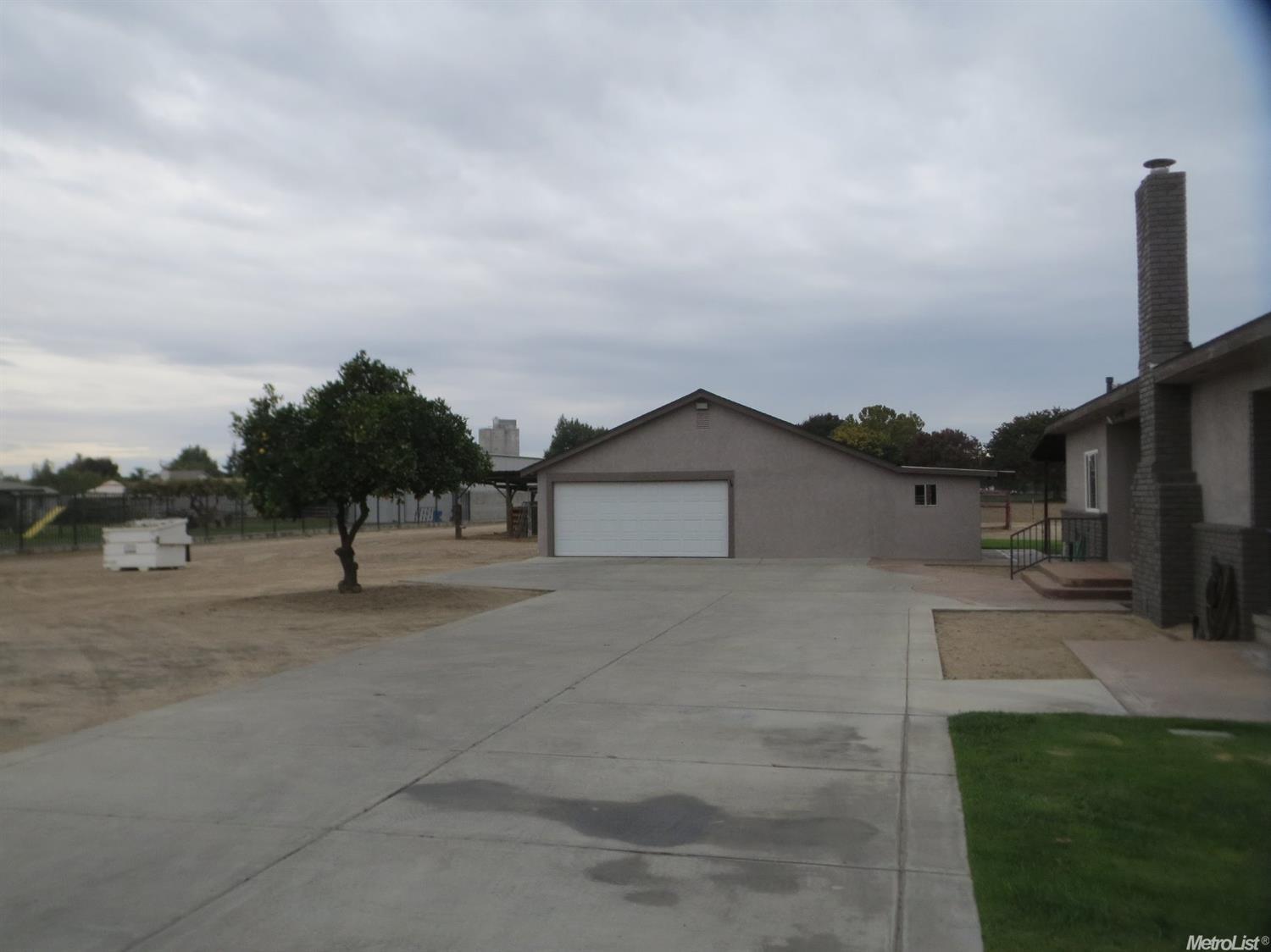 517 S Johnson Rd, Turlock, CA 95380 photo 3