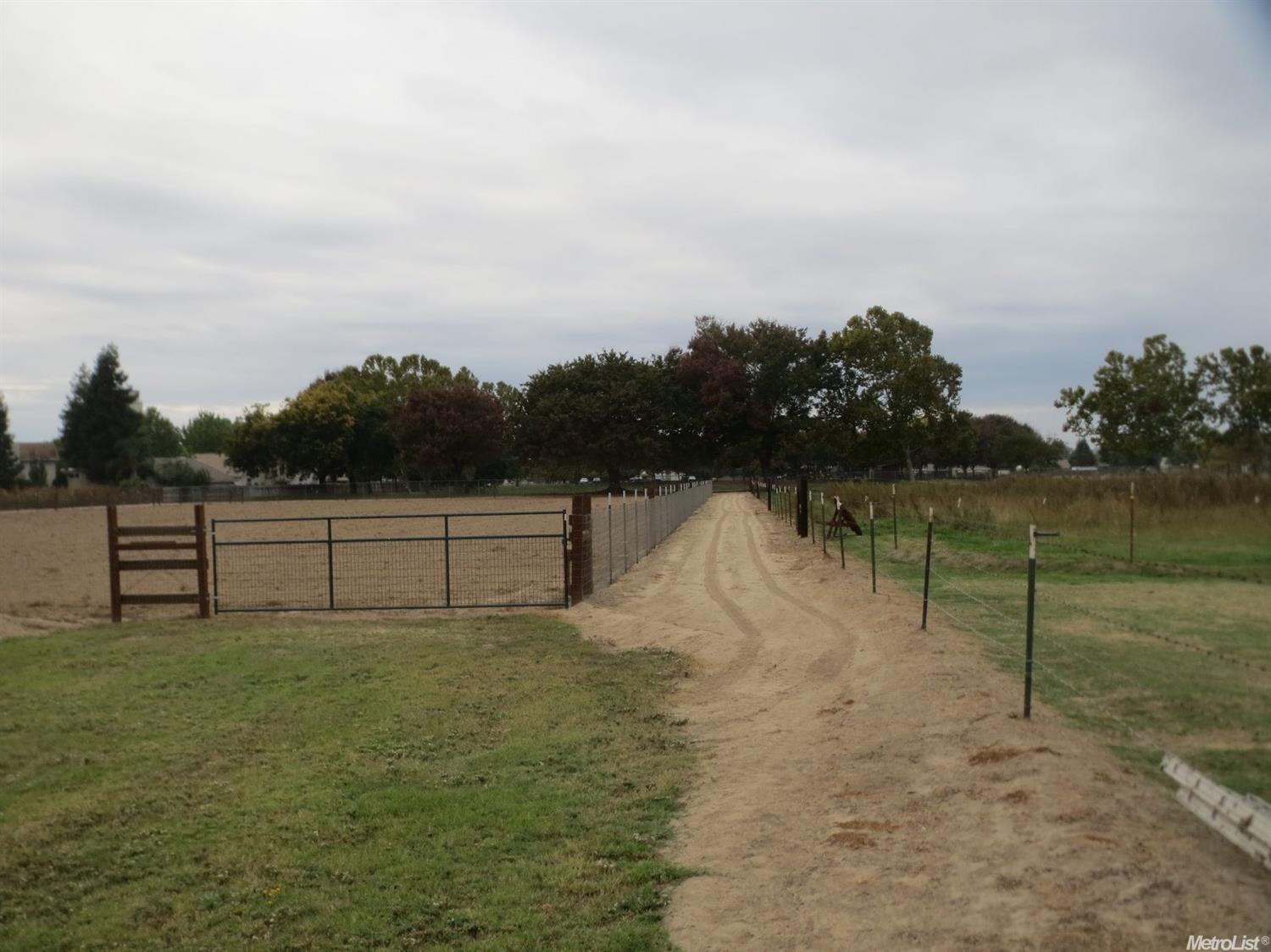 517 S Johnson Rd, Turlock, CA 95380 photo 9