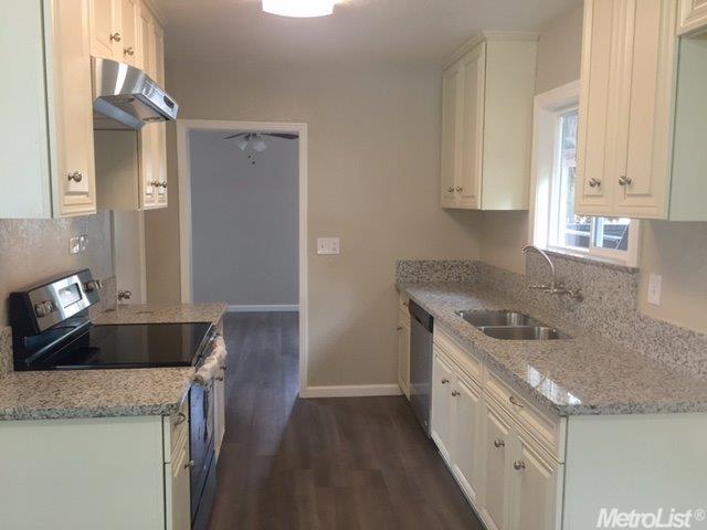 1426 Scenic Dr, Modesto, CA 95355 photo 3