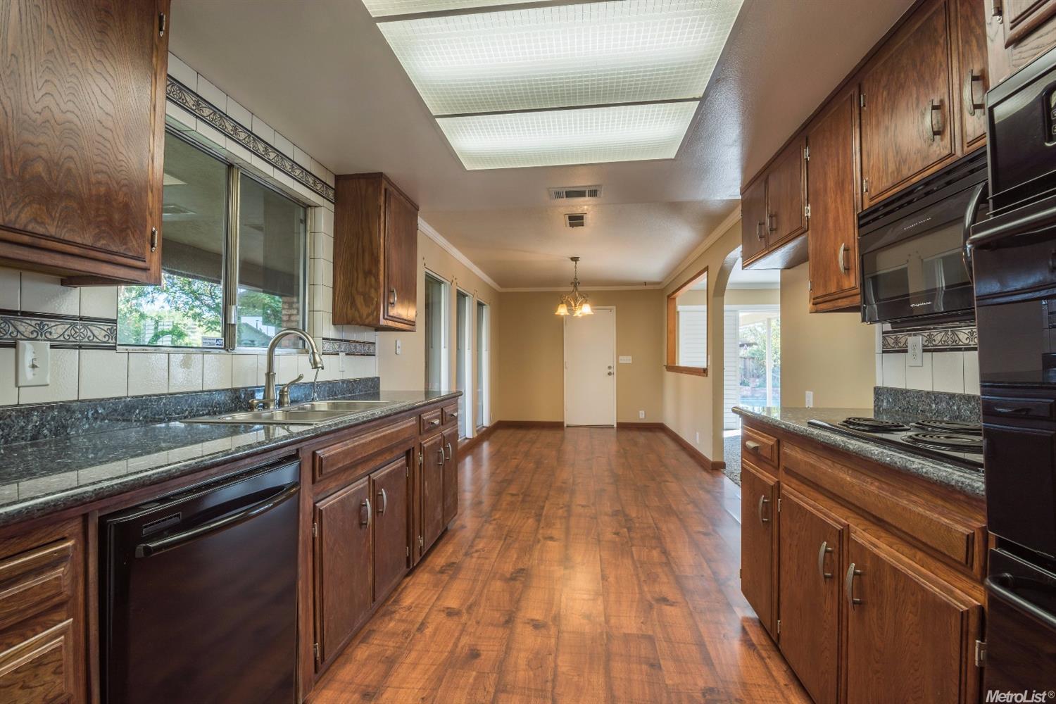 550 Edison St, Manteca, CA 95336 photo 7