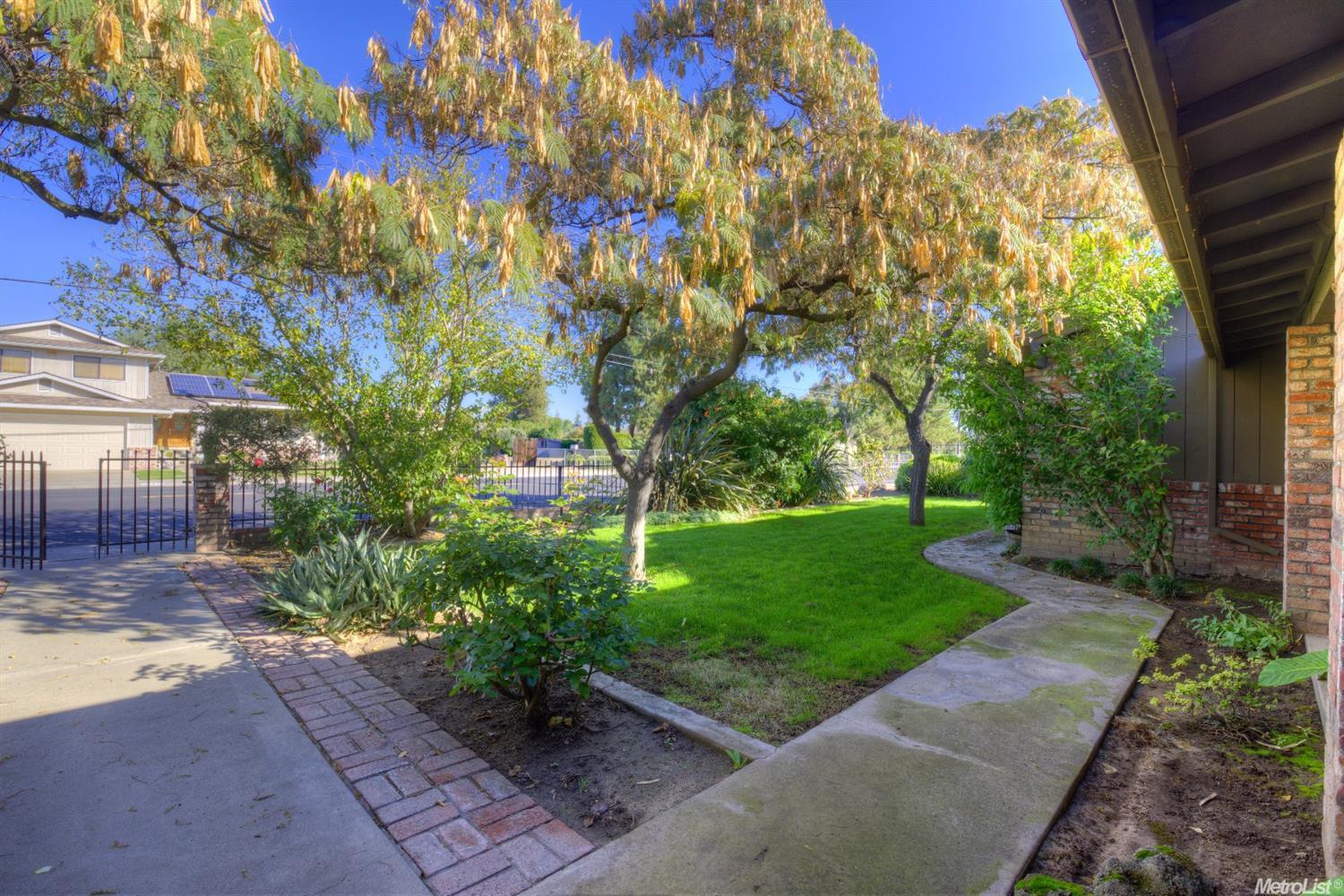 550 Edison St, Manteca, CA 95336 photo 4