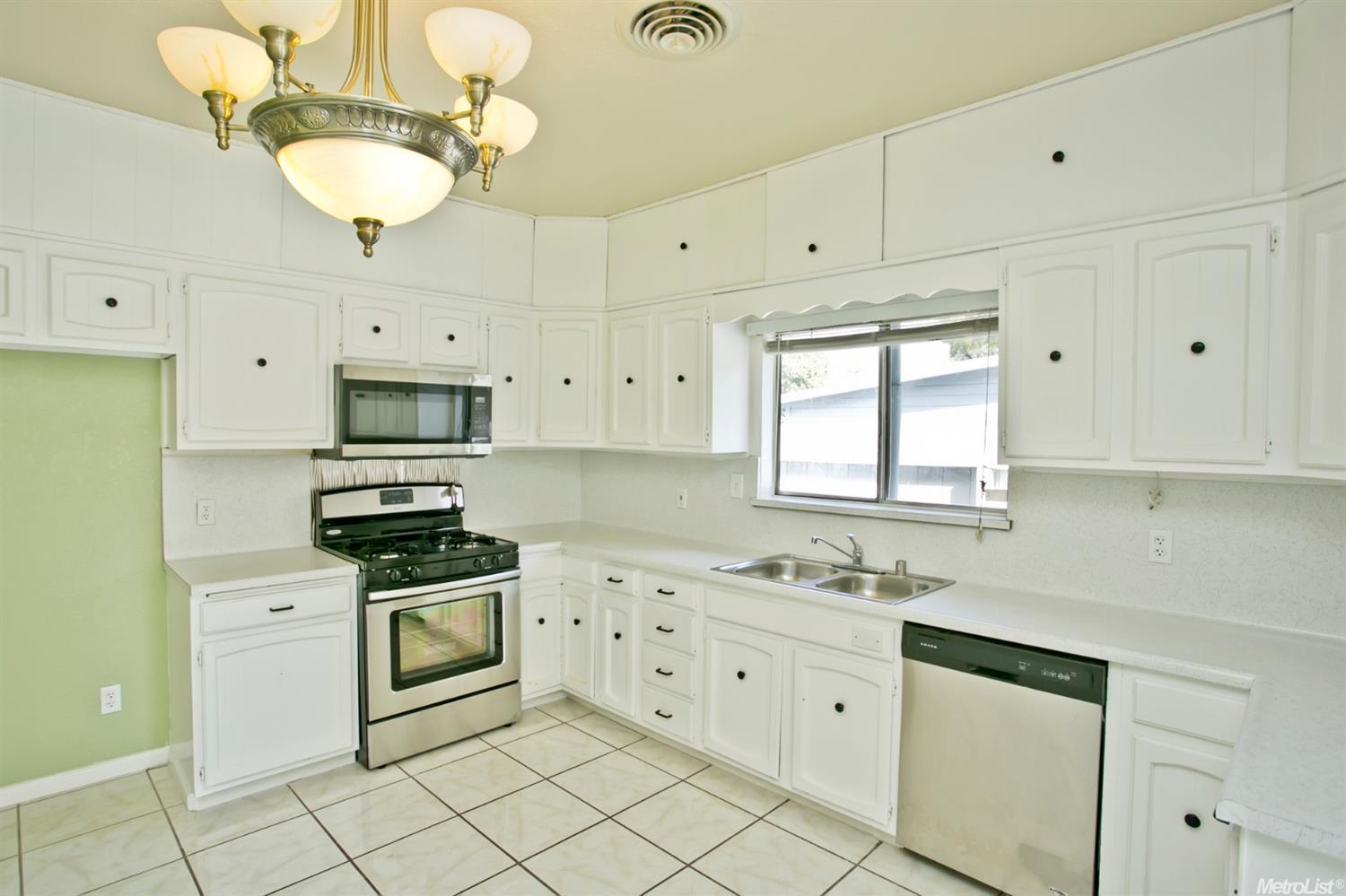 570 Tenth, Tracy, CA 95376 photo 9