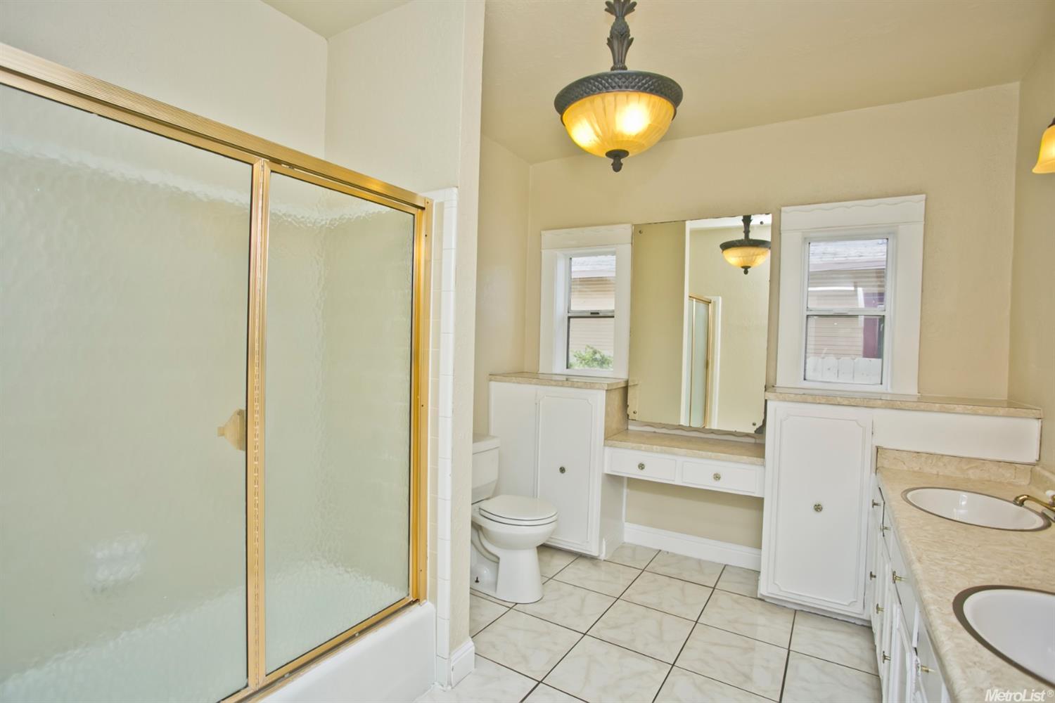570 Tenth, Tracy, CA 95376 photo 14