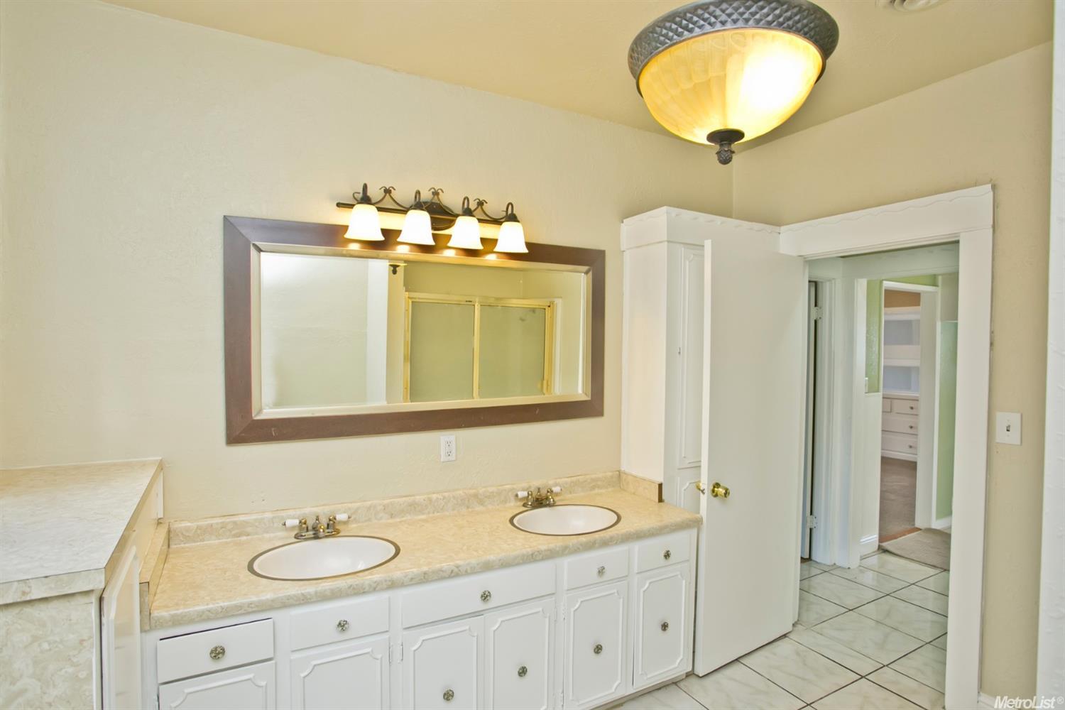 570 Tenth, Tracy, CA 95376 photo 15