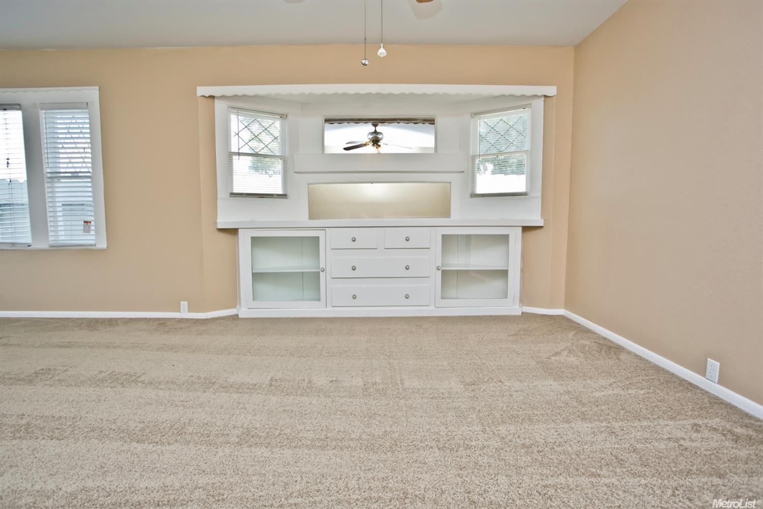 570 Tenth, Tracy, CA 95376 photo 4