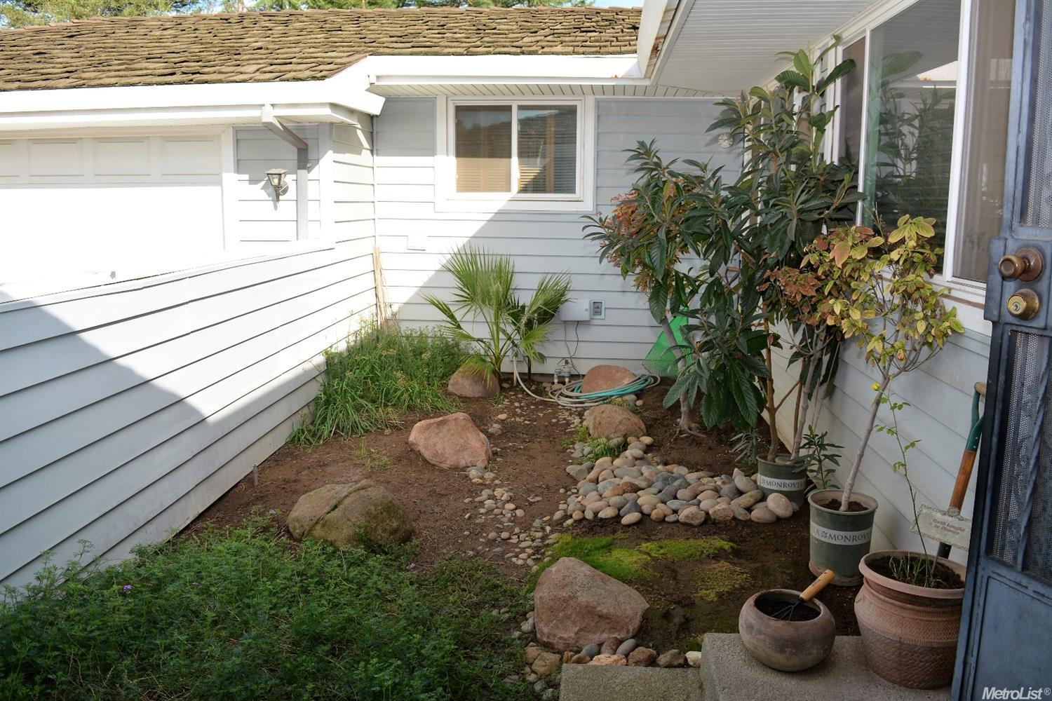 10020 E Comstock Rd, Stockton, CA 95215 photo 3